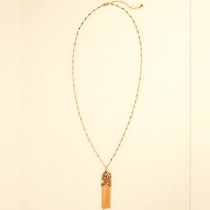5/$15 Mesh Fringe Pendant Necklace